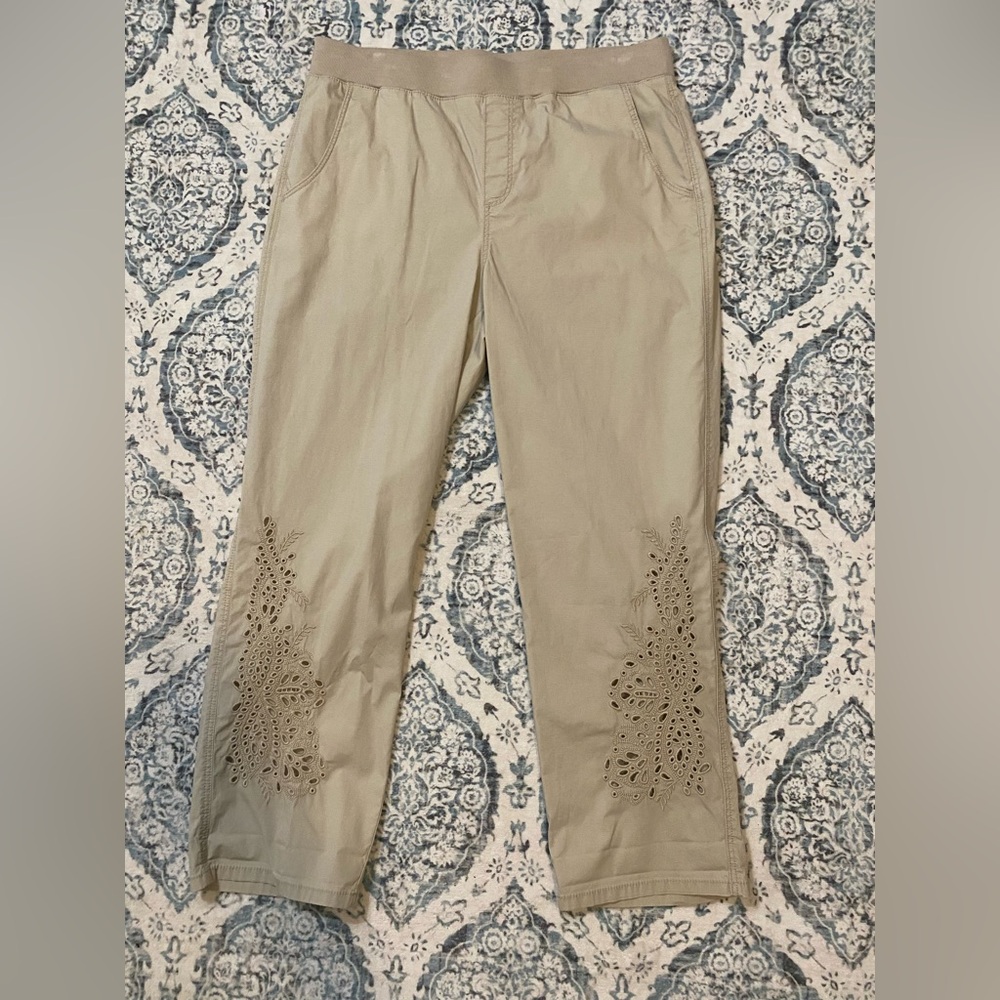 Chico’s So Slimming Tan Cropped Pants with Eyelet Detail Size 10